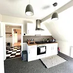 Feelhome, Flughafen Nah,2-schlafzimmer, Badewanne, Zentral, Wifi, Floor *